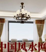 呼伦贝尔卧室镜面吊顶影响夫妻财运？
